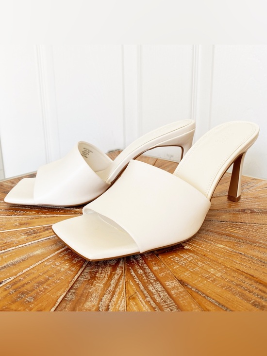 Shoes - NWT ASOS Faux Leather Square Toe Heeled Mules in White